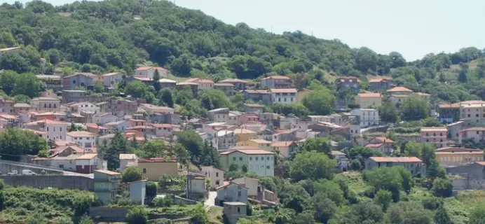 La Sorgente Gadoni – esterno sede su Via Umberto I