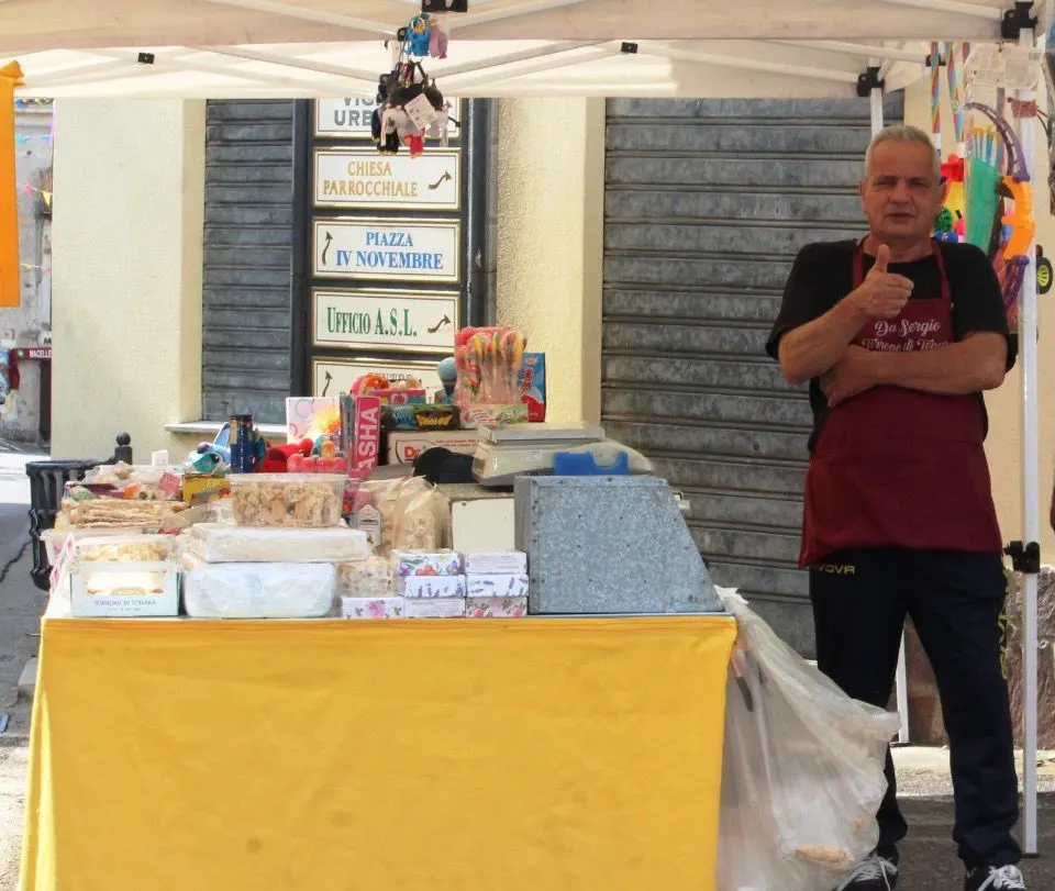 Banco di Valentina e Sergio al mercato di Gadoni